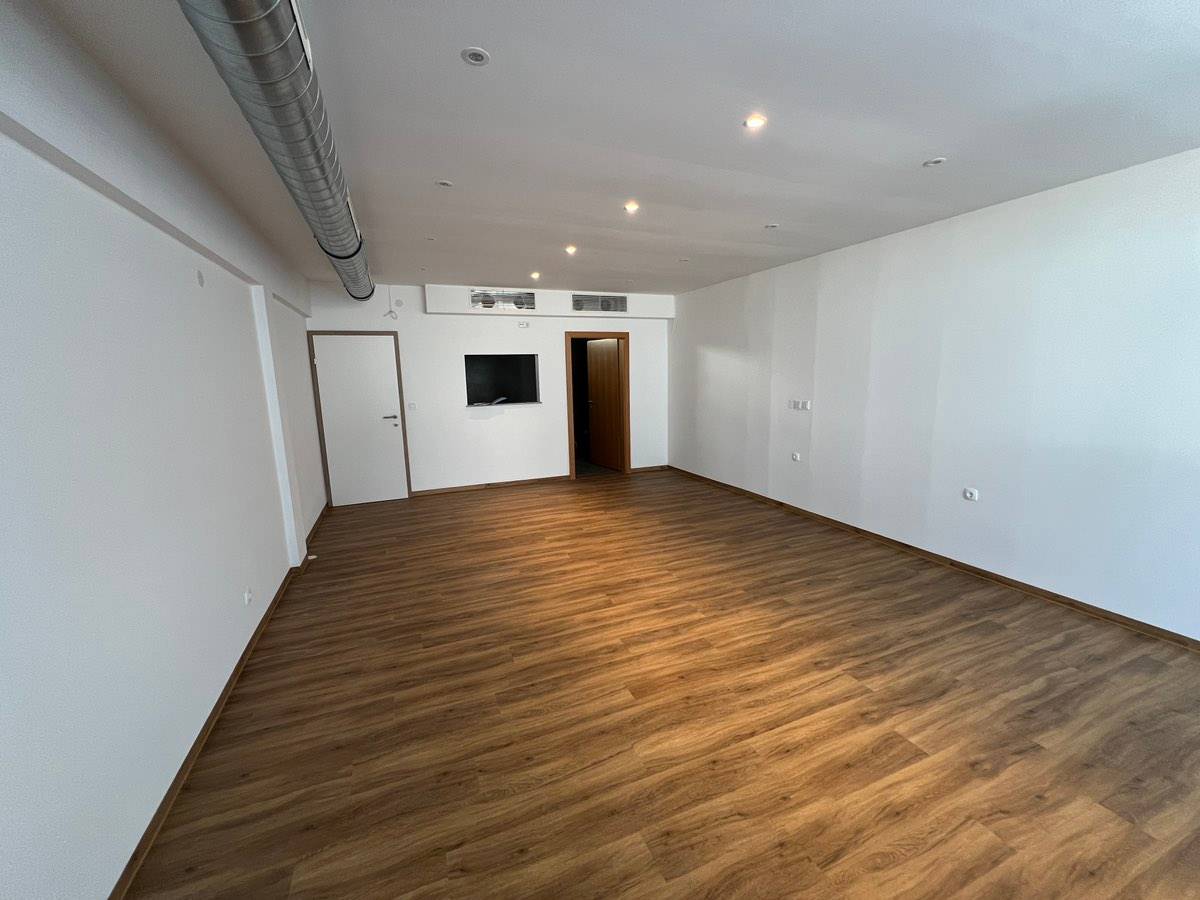 Frisch renoviertes Geschäftslokal | 46 m² | Schaufenster | Cumberlandpark Gmunden - ideal für Büro, Shop oder Gastronomie - Ansicht 2