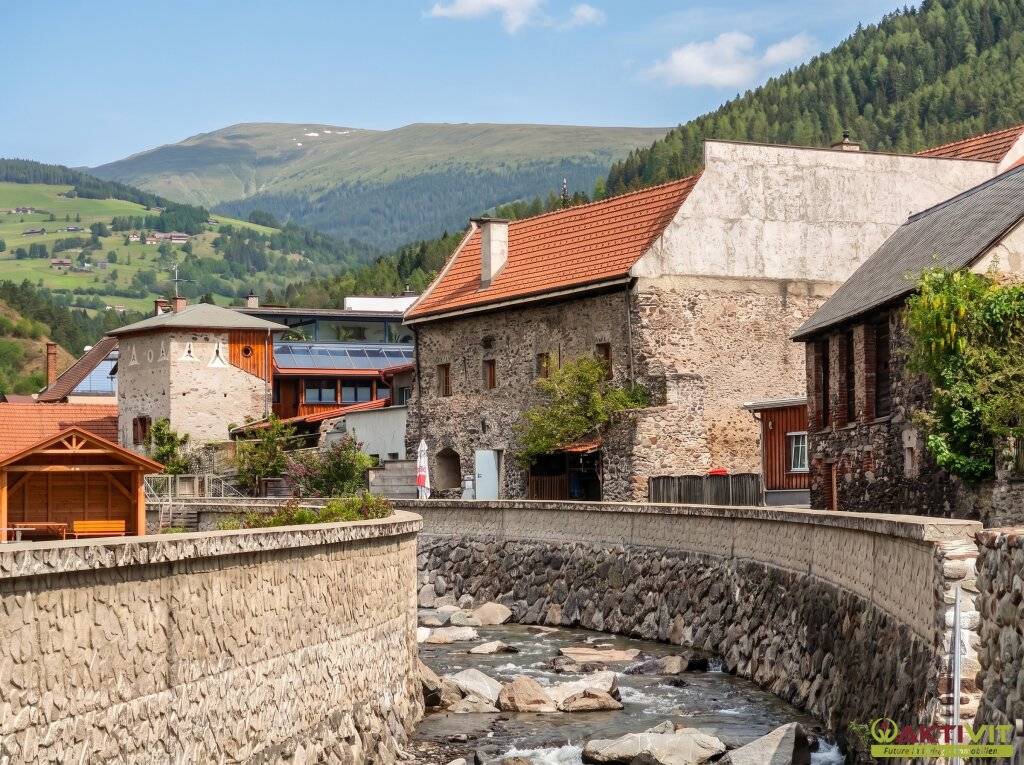 Historisches Stadthaus mit Bäckerei, Gastronomie und großzügigem Wohnbereich im Herzen von Oberwölz. - Ansicht 2