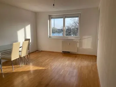 3-Zimmer mit Loggia - Heizkosten, Keller und Garagenplatz inkludiert! Naherholungsgebiet Alte Donau, beste Verkehrsanbindung, Nähe Vetmeduni, Nähe UNO-City, WG-geeignet