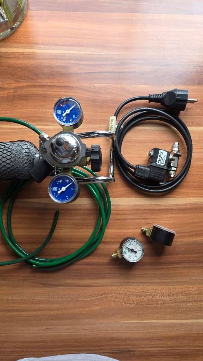 Aquarium CO2 Dnger Magnetventil Druckminderer,  70,- (4040 Linz) -  willhaben