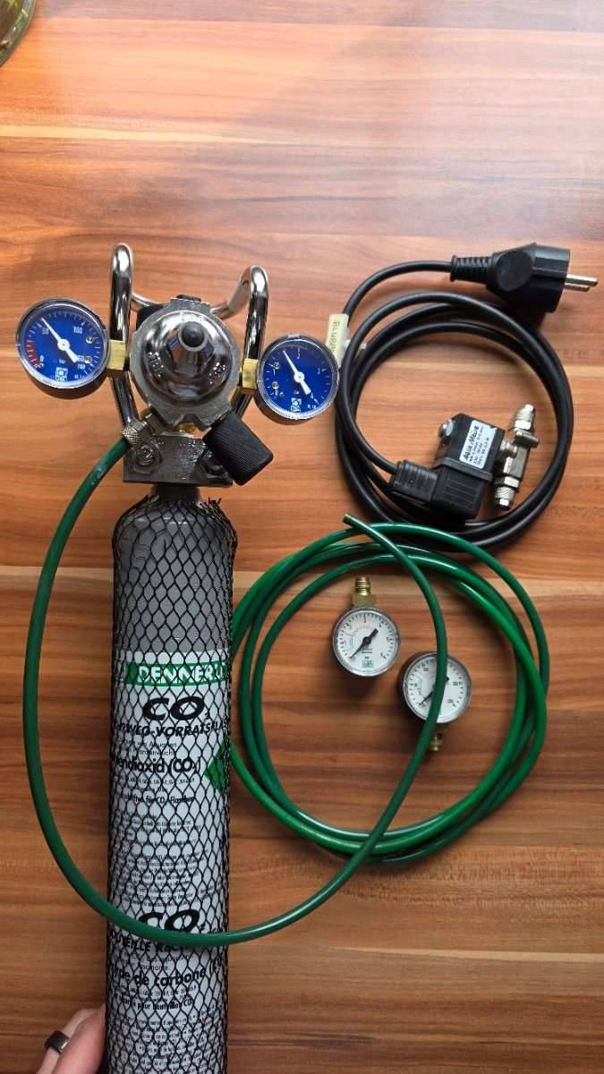 Aquarium CO2 Dnger Magnetventil Druckminderer,  70,- (4040 Linz) -  willhaben