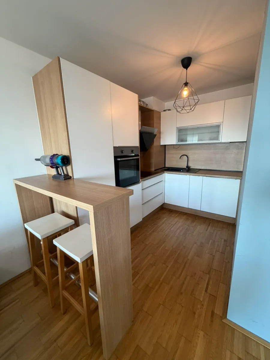 Wohnen mit Weitblick - stilvolle Neubauwohnung mit großzügigem Balkon, Tiefgarage und Gemeinschaftspool – pohled 2