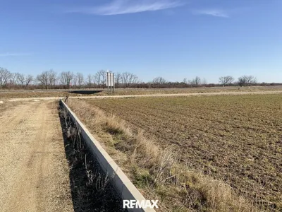Immobilie kaufen in Neusiedl am See – 3 000 m², € 240.000 – Bild 2 von 5