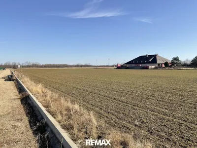 Immobilie kaufen in Neusiedl am See – 3 000 m², € 240.000 – Bild 3 von 5