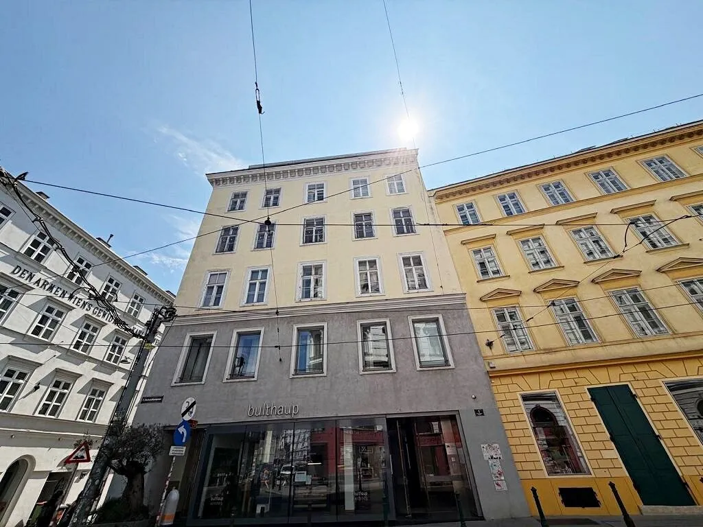 MQ-NÄHE, SIEBENSTERNGASSE, gepflegtes 133 m² Altbaubüro / Kanzlei, 3 Zimmer, Balkon, Nebenräume, Parketten, 2. Liftstock - Ansicht 2