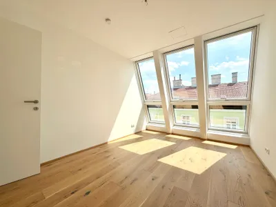 Nähe Brunnenmarkt: exklusive Dachgeschosswohnung in saniertem Gebäude