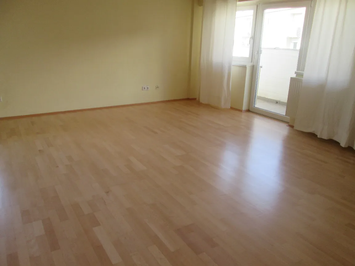 OHNE MAKLER 2-Zi. Wohnungen mit grossem Balkon - Widok 2
