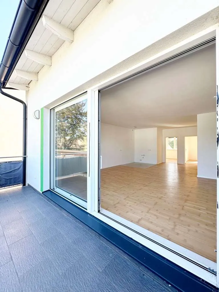 PROVISIONSFREI Helle und moderne Neubau 3 Zimmerwohnung mit Balkon und Parkplatz. - Ansicht 2