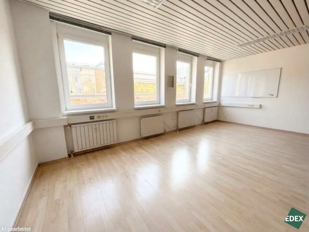 Helle Bürofläche mit eigener Teeküche zu vermieten! - Ansicht 2