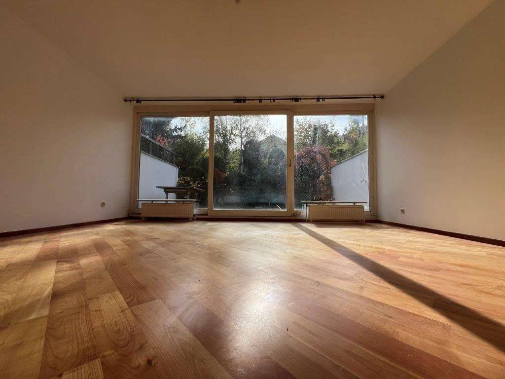 BIETERVERFAHREN! SONNIGER GRÜNBLICK- FAMILIENFREUNDLICHES REIHENHAUS IN RUHELAGE – pohled 3