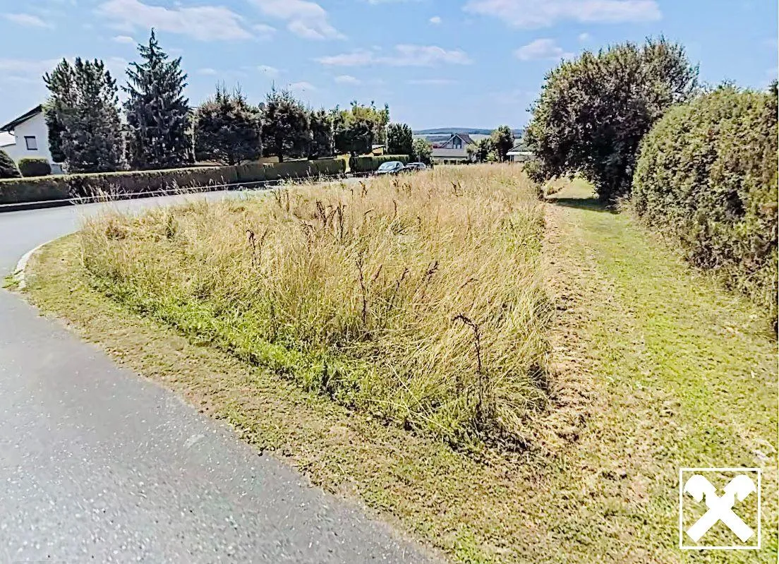 Ebenes Baugrundstück in Ortsrandlage - Ansicht 2