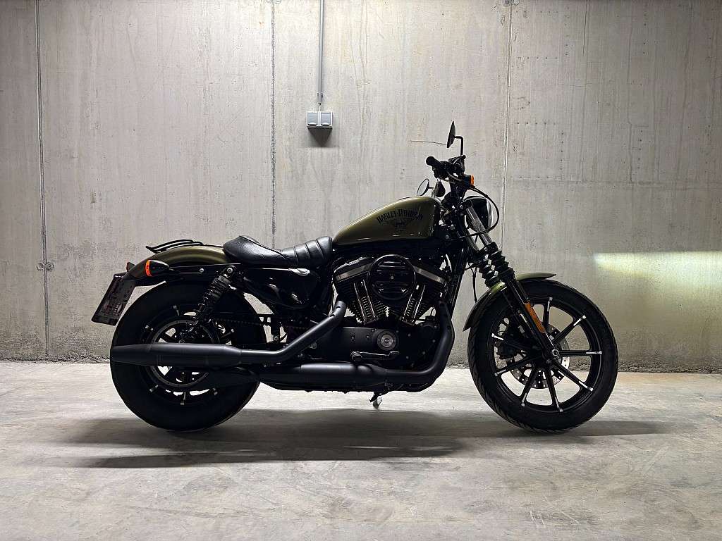 Harley-Davidson Sportster XL883N Iron Motocross