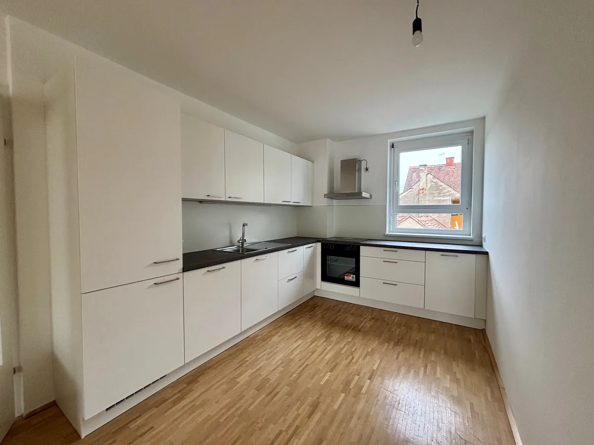 NEUE KÜCHE - 3-Zimmer-Wohnung mit Balkon, Einbauküche inkl. E-Geräte und Tiefgaragenplatz - geförderte Miete ODER geförderte Miete mit Kaufoption - 3 Zimmer - Widok 3