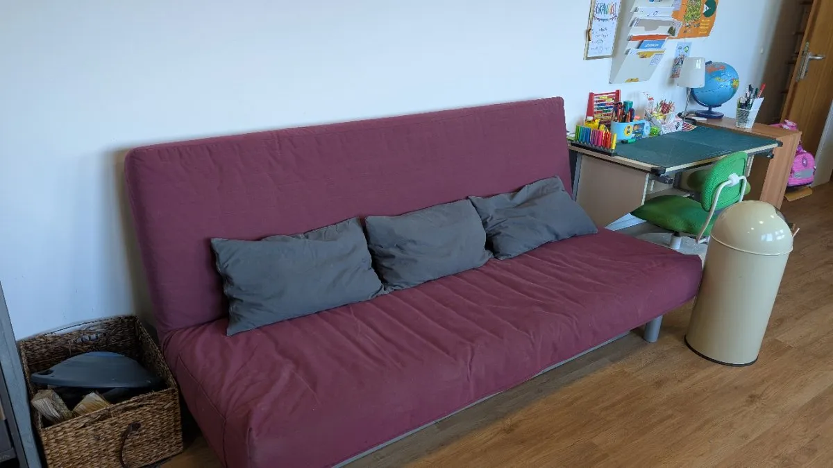 IKEA BEDDINGE Schlafsofa mit Bettkasten, € 90,- (4483 Hargelsberg)