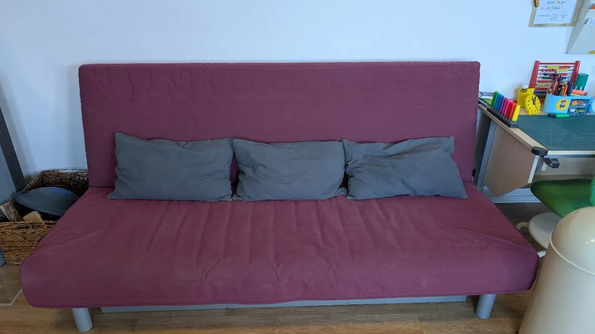 IKEA BEDDINGE Schlafsofa mit Bettkasten, € 90,- (4483 Hargelsberg)