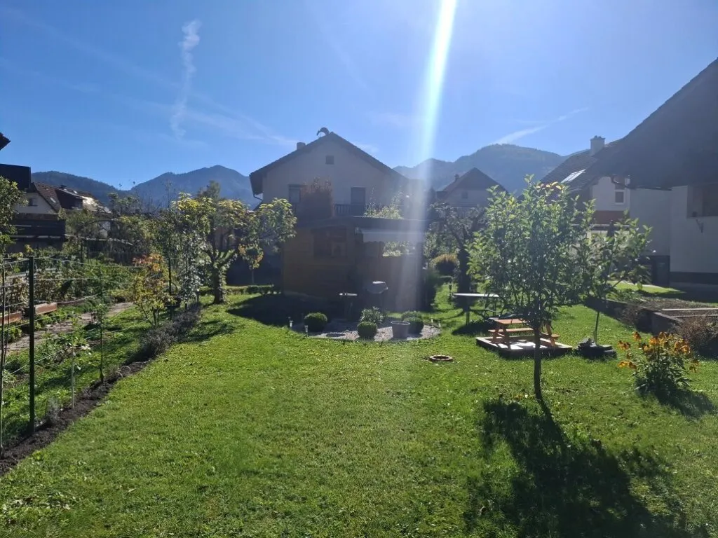 Renovierte Erdgeschoß-Wohnung in einem Zweifamilienhaus mit Garage und Grund in ruhiger Lage in Langenwang im Mürztal zu kaufen ! - Ansicht 2