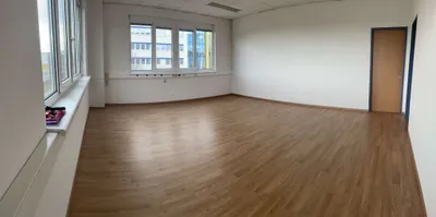 1-Zimmer-Gewerbeimmobilie mieten in Baden – 43 m², € 477 – Bild 2 von 3