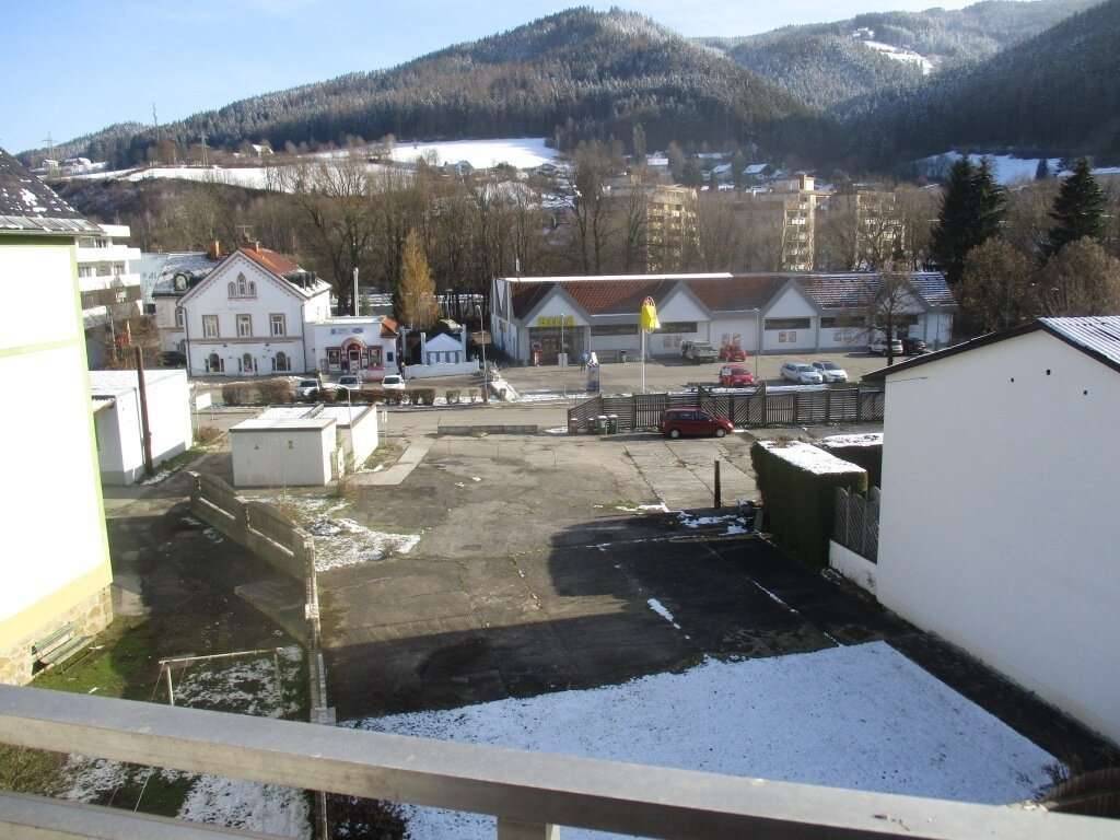 Zentrumsnahe 2-Zimmer-Wohnung mit Küchenblock und Balkon in Kindberg zu mieten ! – pohled 3