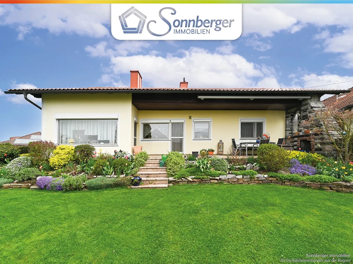 AUSSICHTSREICH - Bungalow mit Weitblick, Pool & Ausbaureserve in Langenstein - Ansicht 3