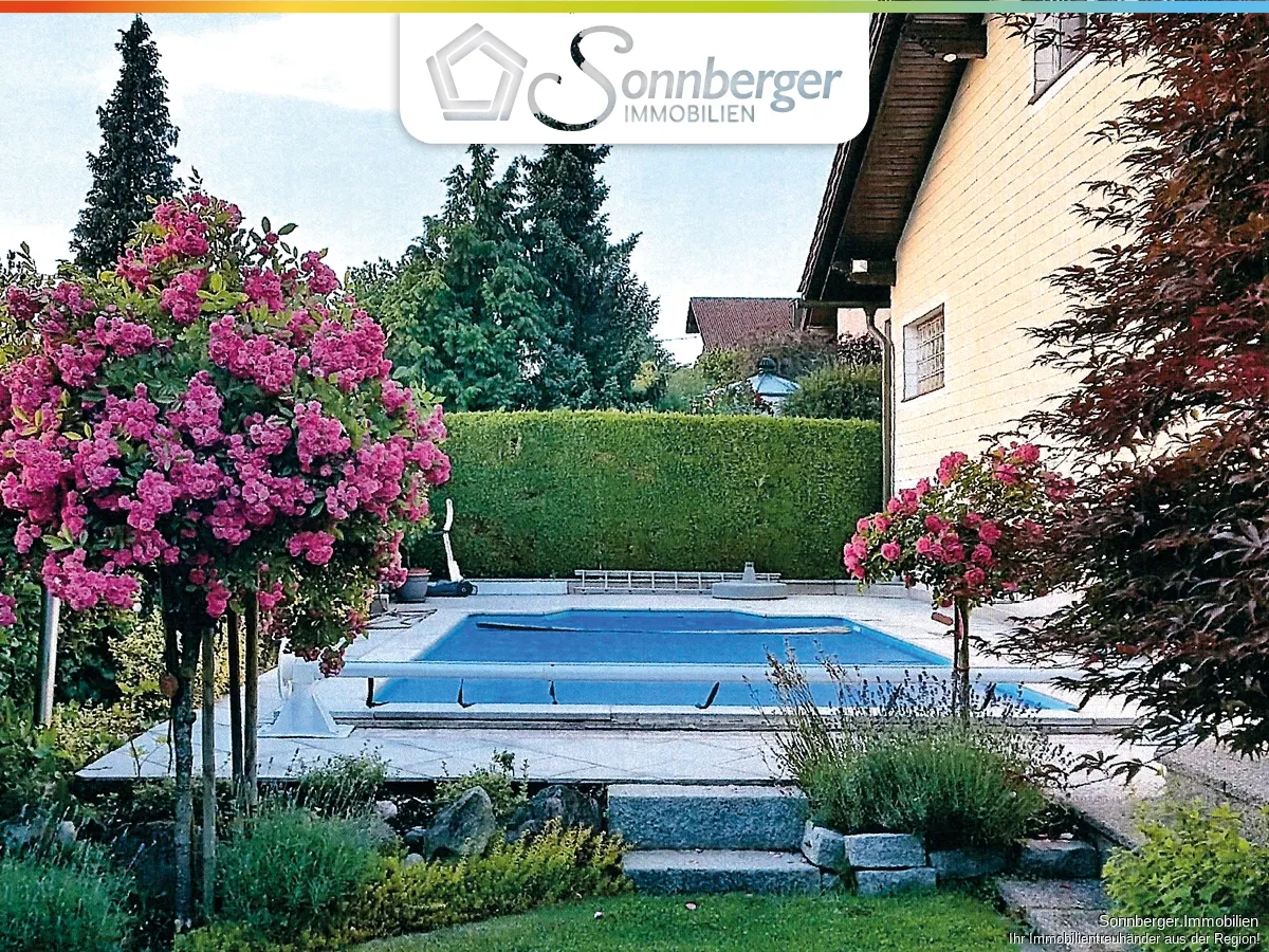 AUSSICHTSREICH - Bungalow mit Weitblick, Pool & Ausbaureserve in Langenstein - Ansicht 2
