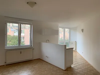 Wunderschöne helle Garçonnière im 3. Stock mit Lift, schöner Aussicht & U-Bahnnähe