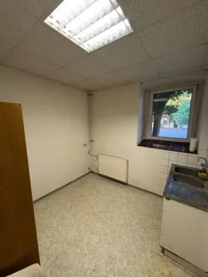 Gewerbeimmobilie mieten in Bruck an der Leitha – 139 m², € 700 – Bild 4 von 5