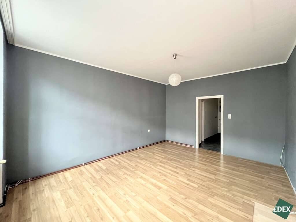 Sanierungsbedürftig, aber charmant - Altbauwohnung mit Raum zur Entfaltung - Ansicht 2