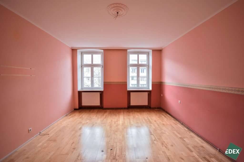 Sanierungsbedürftig, aber charmant - Altbauwohnung mit Raum zur Entfaltung - Ansicht 3