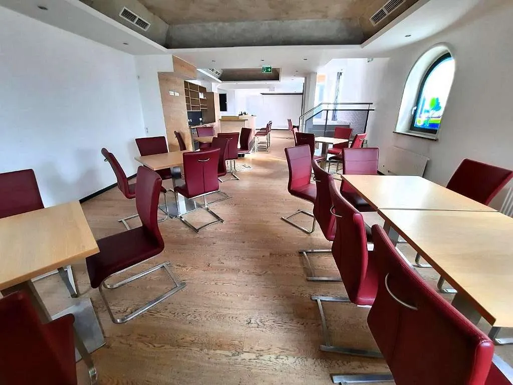 Zentral gelegenes Mehrzwecklokal in St. Michael sucht neuen Betreiber - Ansicht 2