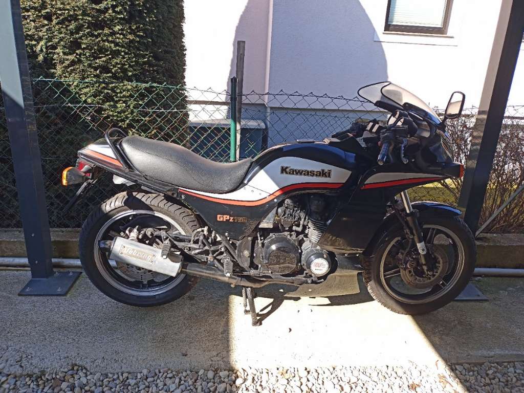 Kawasaki GPZ 750 TopGun Replica Tourer