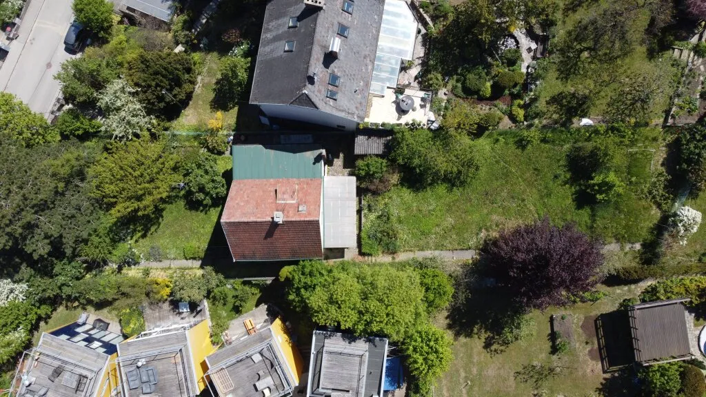 Sonniges und ruhiges Grundstück in zentraler Lage - Ansicht 3