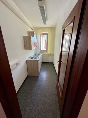 6-Zimmer-Gewerbeimmobilie mieten in Neunkirchen – 135 m², € 750 – Bild 10 von 11