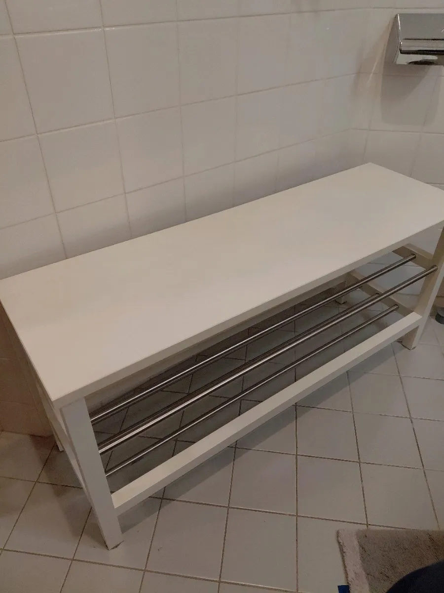 Schuhregal und Sitzbank Ikea, € 15,- (3100 St. Pölten)