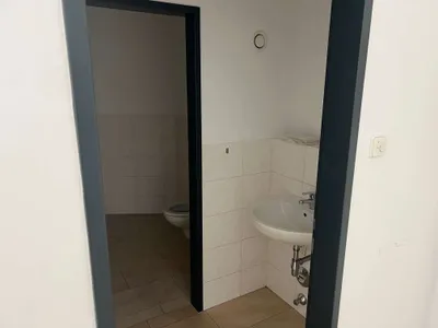 1-Zimmer-Gewerbeimmobilie mieten in Kufstein – 60 m², € 700 – Bild 6 von 9