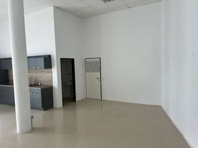 1-Zimmer-Gewerbeimmobilie mieten in Kufstein – 60 m², € 700 – Bild 5 von 9
