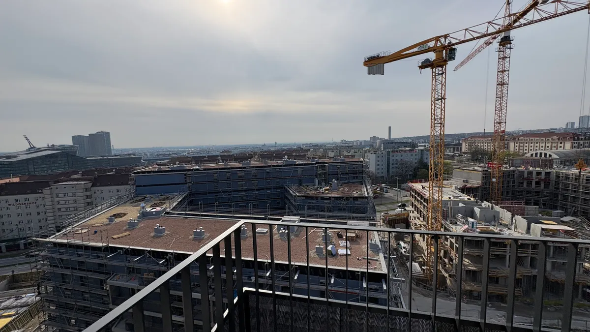 Spectacular Sky Apartment with 270° City Views, Two Balconies & Premium Garage Parking - Ansicht 3