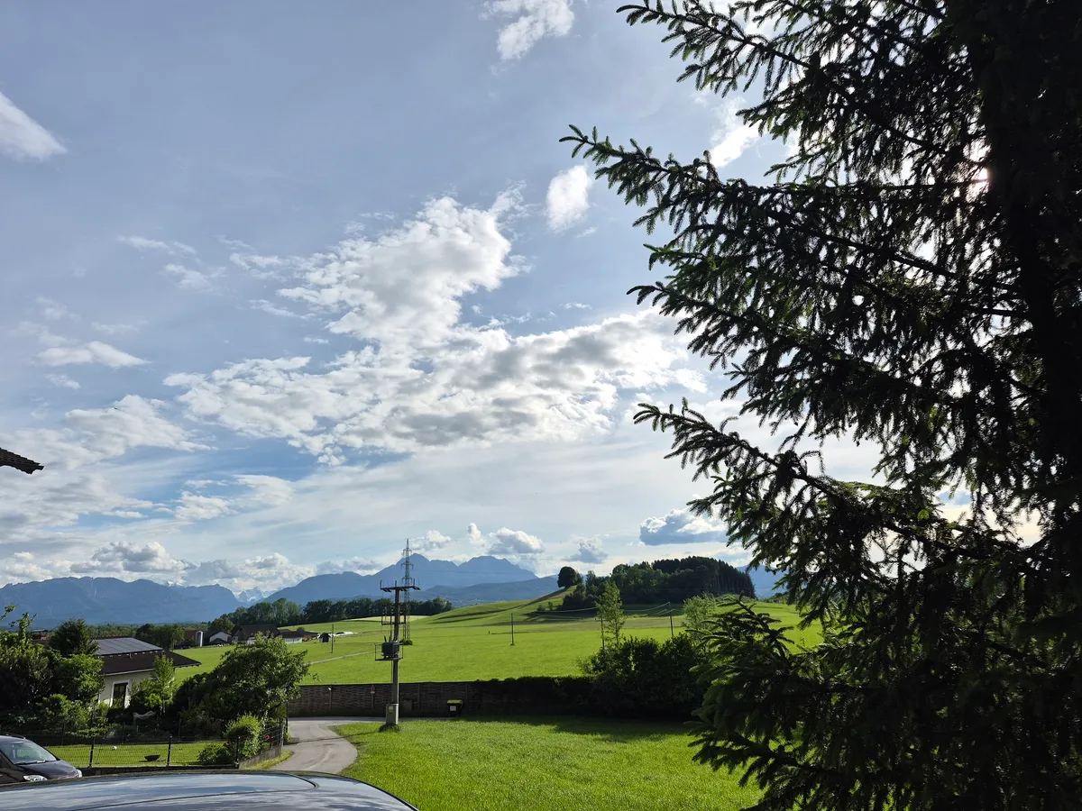 SCHÖNE AUSSICHT! GROSSES WOHNHAUS (renov.-bedürf.) BERGHEIM bei Salzburg - Ansicht 2