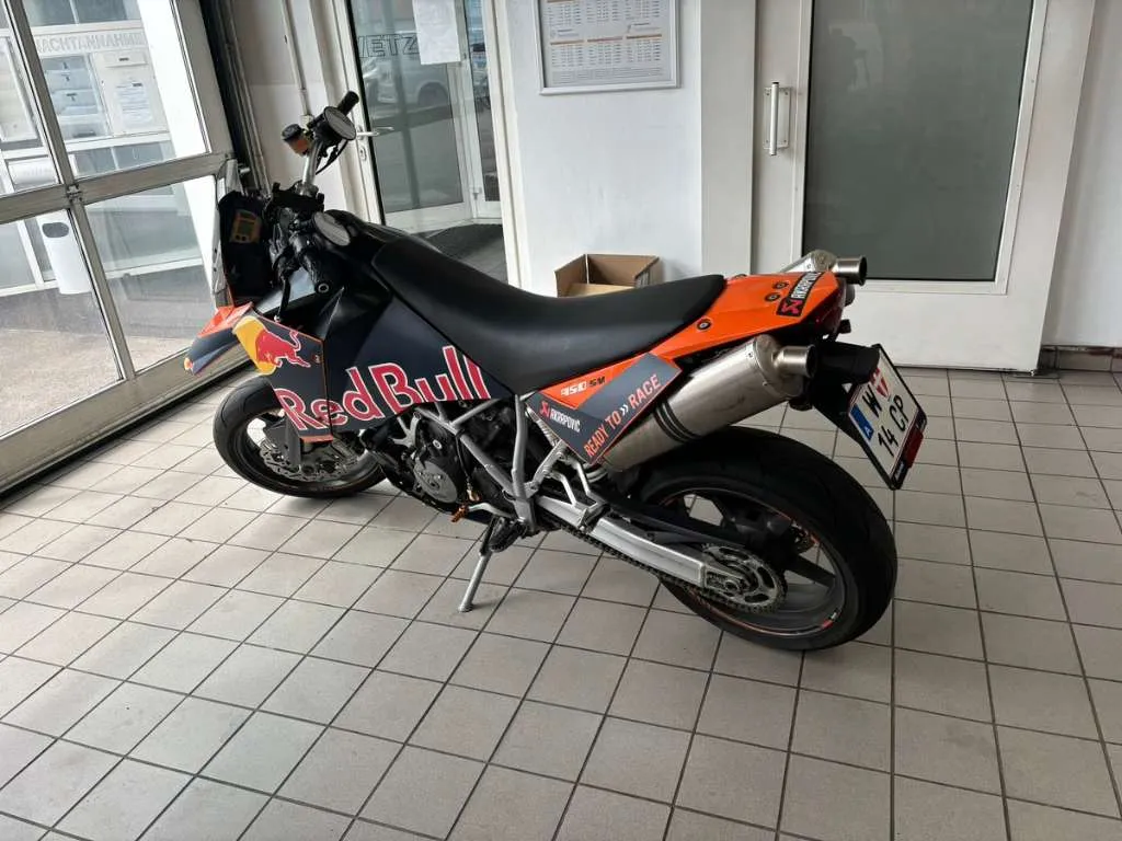 KTM 950