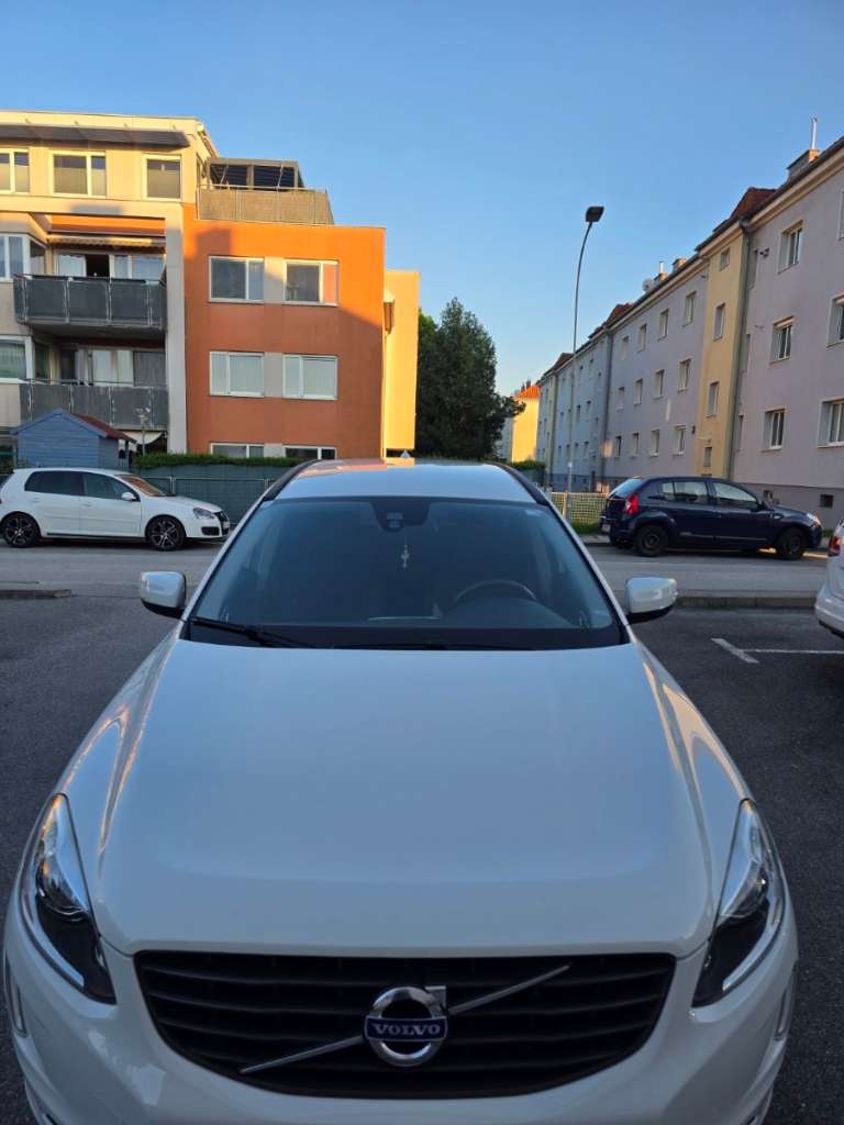 Volvo XC60 D3 SUV / Geländewagen