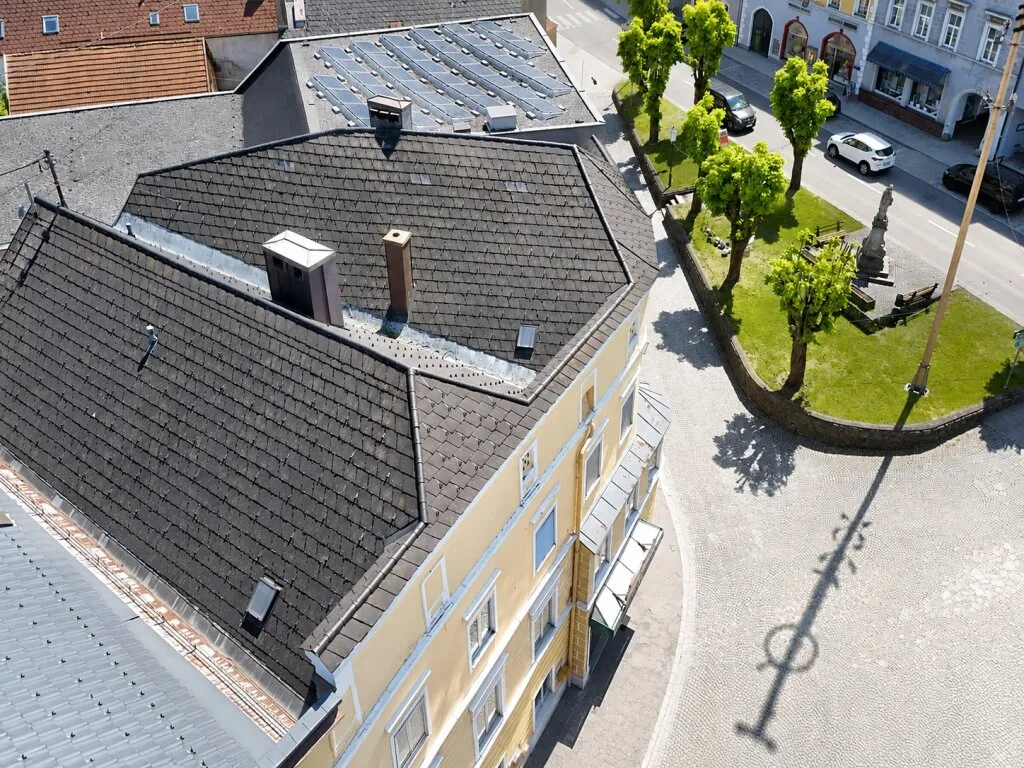 Charmante 2-Zi-Wohnung in Peuerbach, ca. 65m², renovierungsbedürftig, EUR 69.000,- – pohled 3