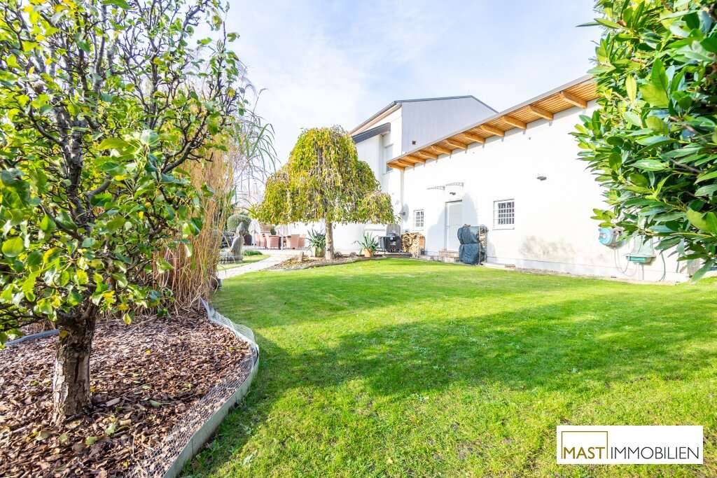 *NEU* Einzigartiges Einfamilienhaus mit 422 m² Nutzfläche - Trennung auf 2 Wohneinheiten möglich! - Ansicht 3