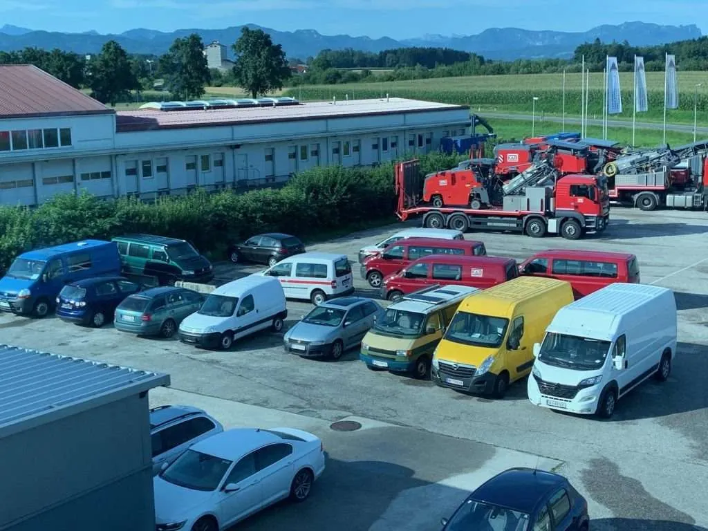 LKW Parkplätze und Abstellplätze beim Gewerbepark B138 bei Sattledt - Ansicht 2