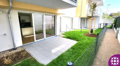 Provisionsfrei Schönes, Neues, Helles mit wunderschönem Garten - Privatsphäre