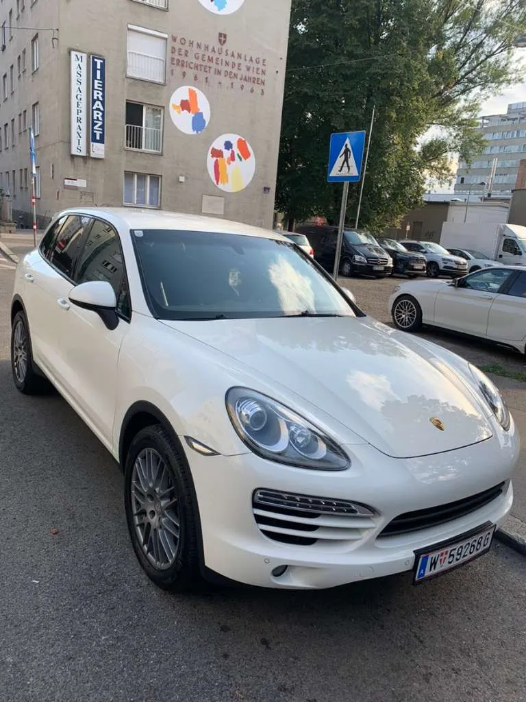 Porsche Cayenne 2010 photo 3