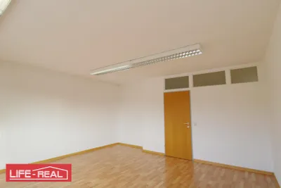 1-Zimmer-Gewerbeimmobilie mieten in Linz – 25 m², € 410 – Bild 2 von 6