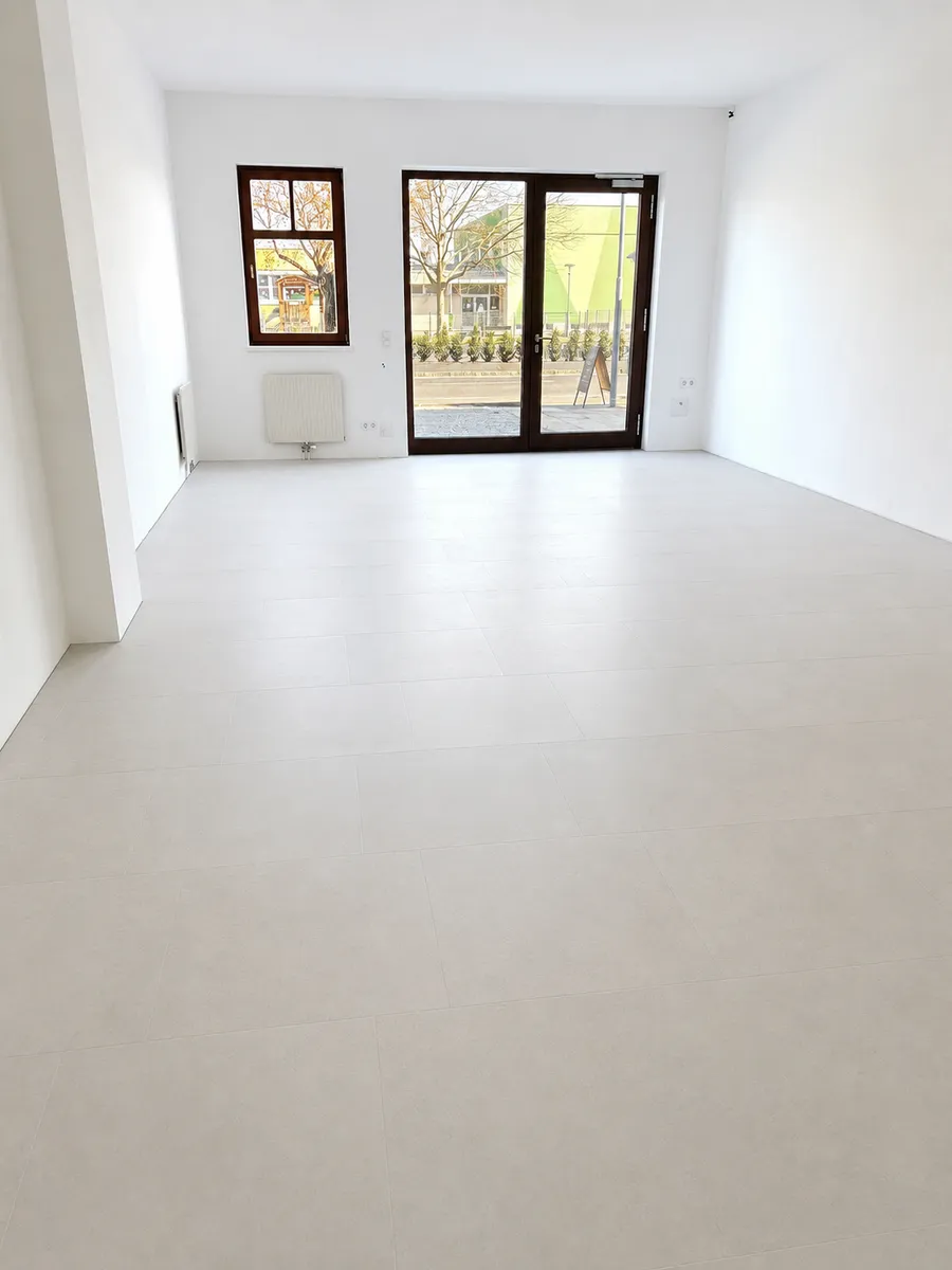 TOP Lage! Renoviertes Geschäftslokal mit Schaufenster und Vorgarten - Ansicht 2