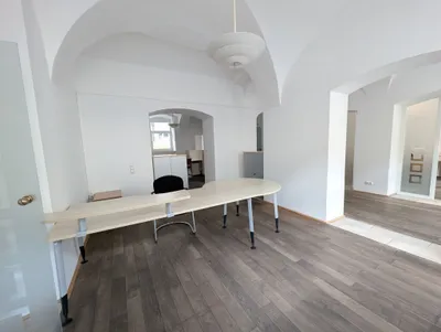 7-Zimmer-Gewerbeimmobilie mieten in Salzburg Stadt – 192 m², € 3.356 – Bild 5 von 7