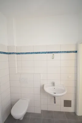 2-Zimmer-Wohnung mieten in Baden – 43 m², € 605 – Bild 5 von 5