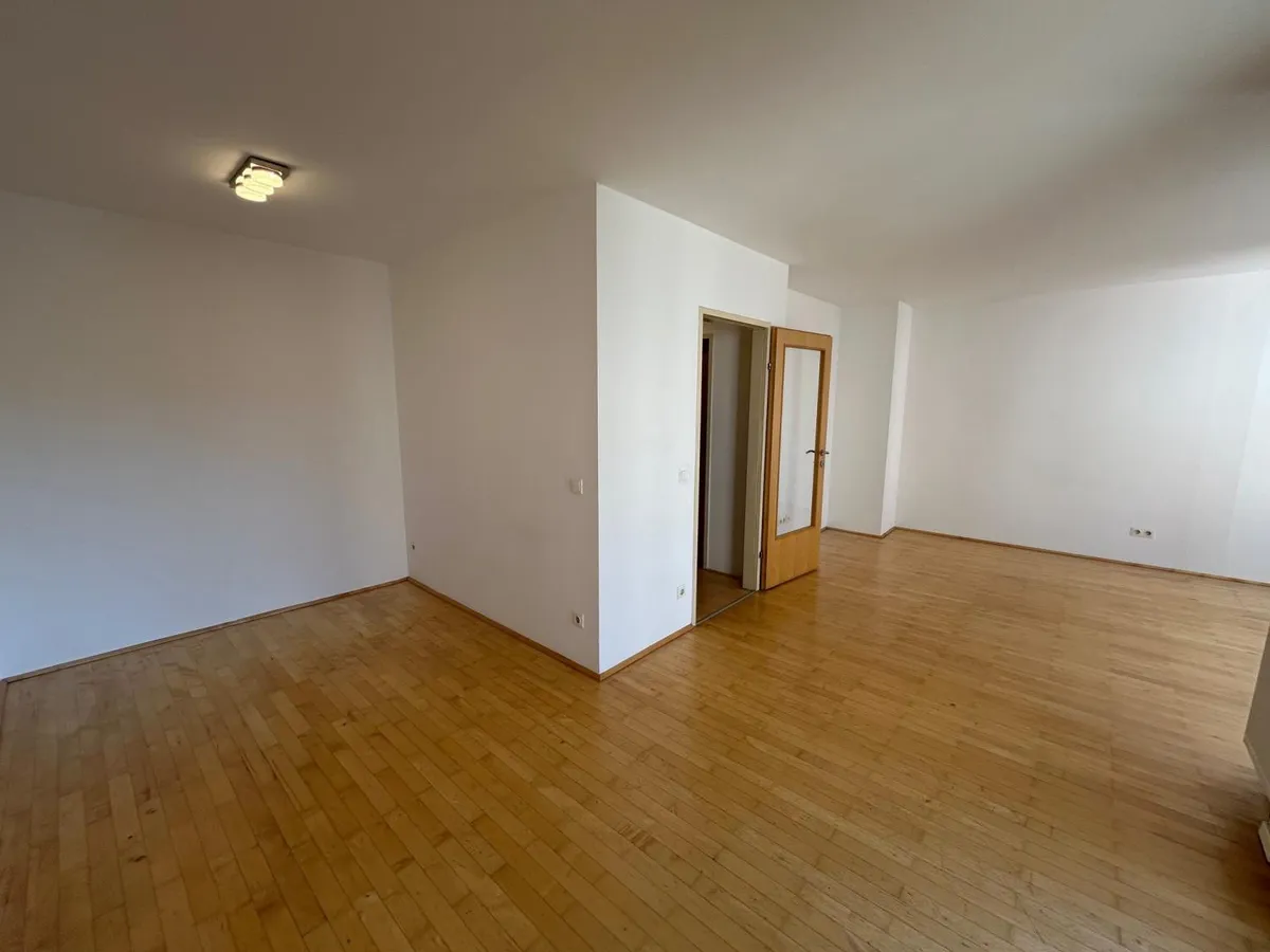 Hofseitige 1-Zimmer-Wohnung mit Balkon - Widok 2