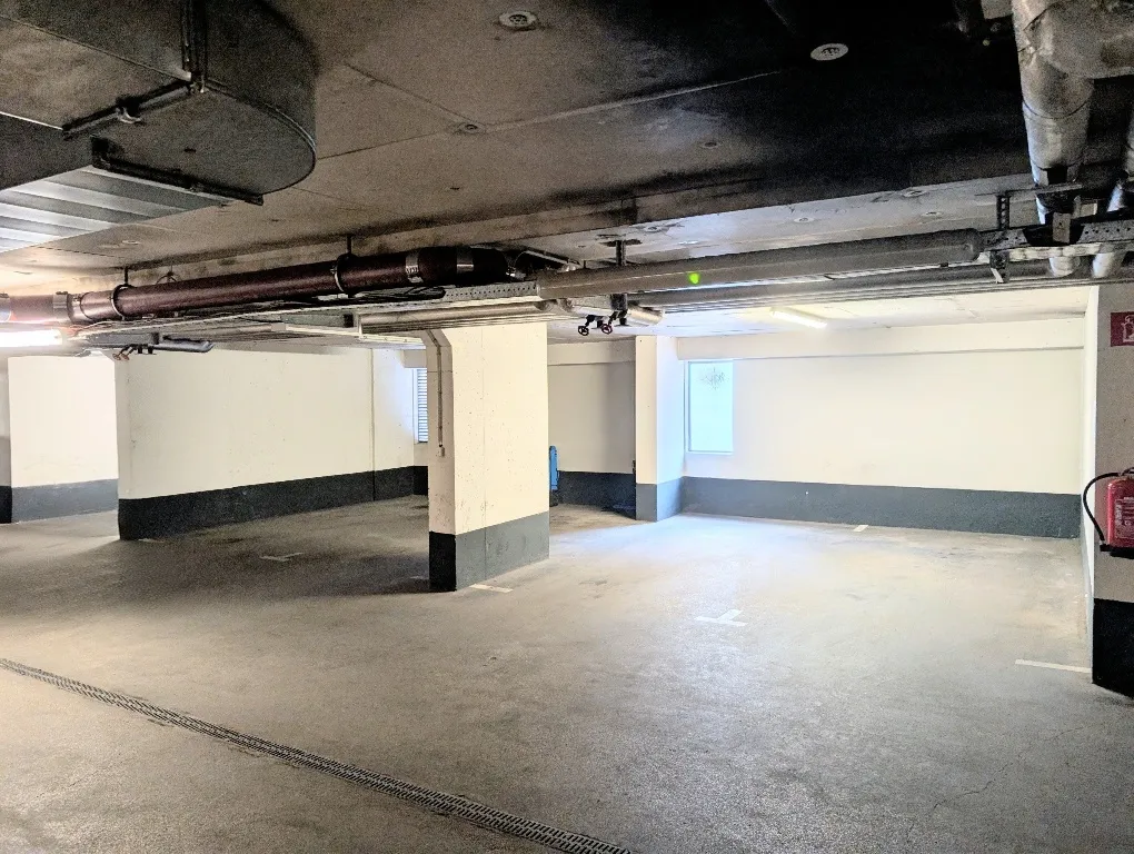 Ebenerdiger Gargenstellplatz 1170 WIen, provisionsfrei - Ansicht 3